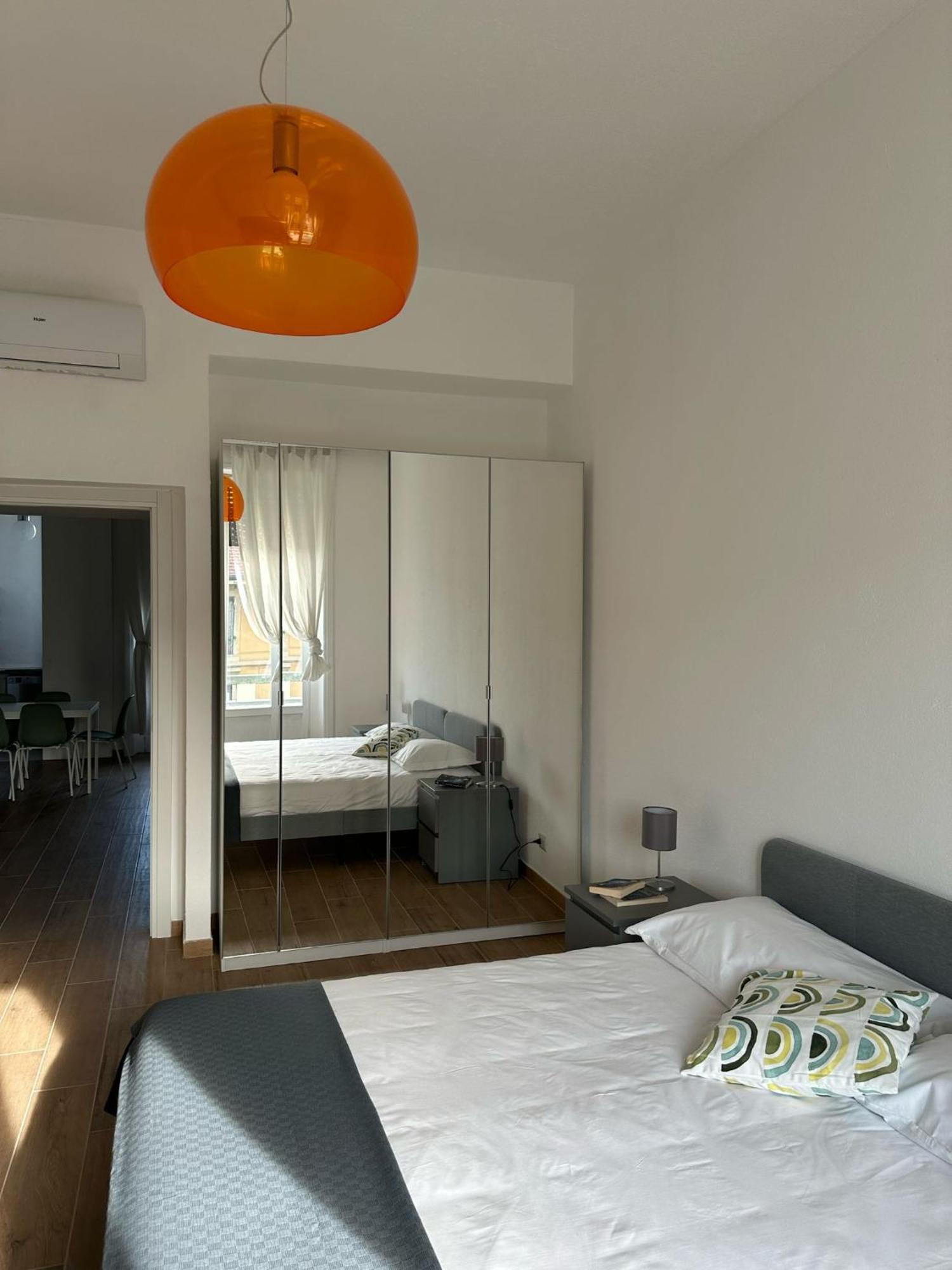 New Apartment With Balcony, Isola Bosco Verticale Milan Luaran gambar