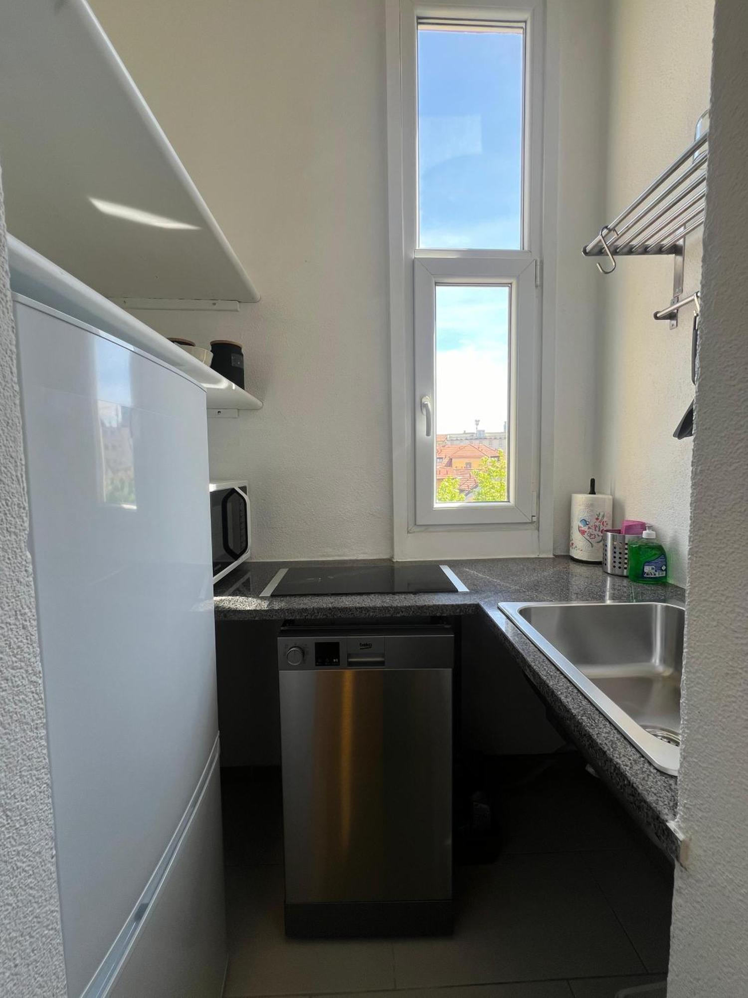 New Apartment With Balcony, Isola Bosco Verticale Milan Luaran gambar