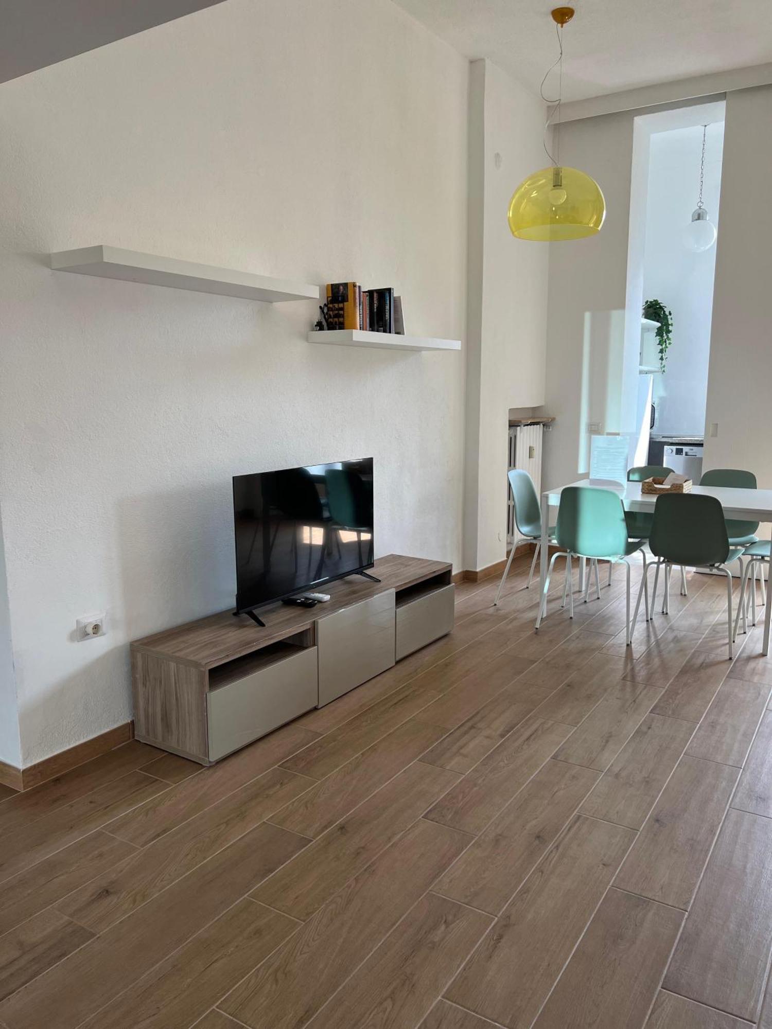 New Apartment With Balcony, Isola Bosco Verticale Milan Luaran gambar
