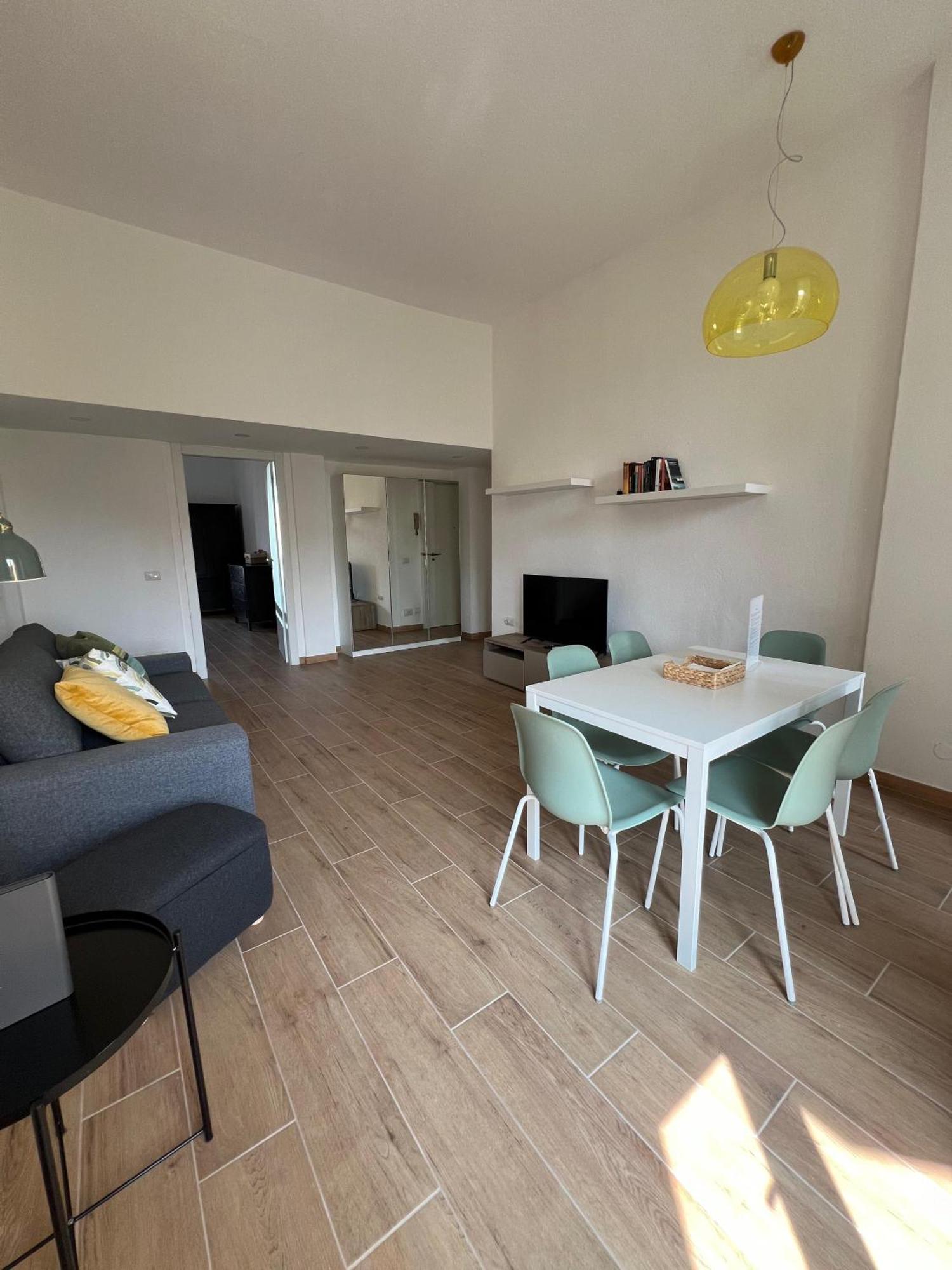 New Apartment With Balcony, Isola Bosco Verticale Milan Luaran gambar